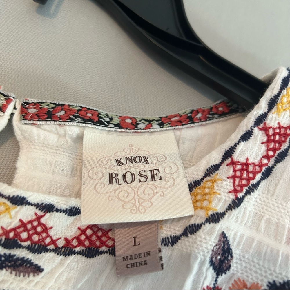 Knox Rose White Embroidered Floral Scoop Neck Blouse - Picture 4 of 5